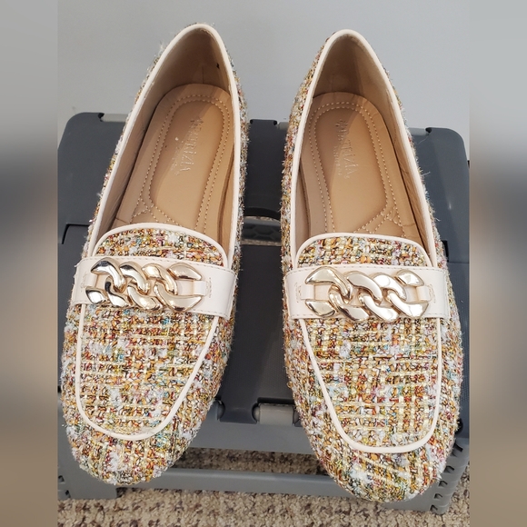 Spring Step Shoes - Patrizia By Spring Step Boucle Leather Slip On Loafers Size 9W.